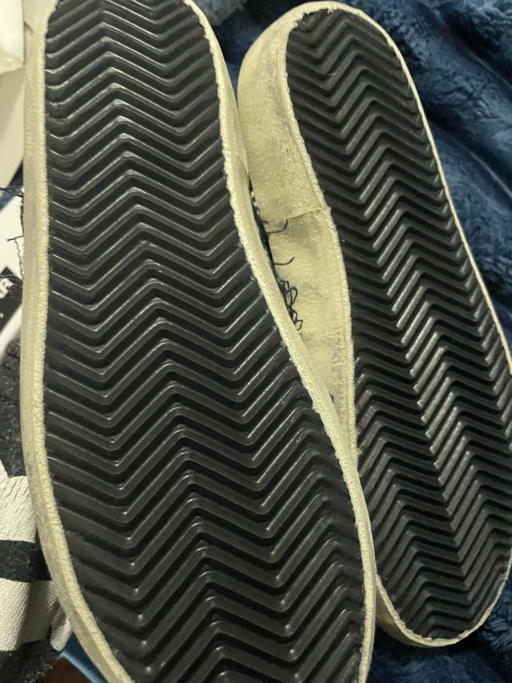 Limited Edition Golden Goose superstars36 - Picture 8 of 8